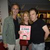 Exclusif - Thierry Lhermitte, sa femme Hélène Lhermitte et Philippe Vandel - - Philippe Vandel dédicace sa bande dessinée "Les Pourquoi en BD" à la librairie BD Net à Paris, le 26 septembre 2014.