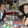 Exclusif - Zinedine Soualem et Philippe Vandel - Philippe Vandel dédicace sa bande dessinée "Les Pourquoi en BD" à la librairie BD Net à Paris, le 26 septembre 2014.