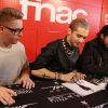 Exclusif - Gustav Schäfer, Bill et Tom Kaulitz - Le groupe Tokio Hotel en dédicaces à la Fnac Saint-Lazare à Paris, le 9 octobre 2014