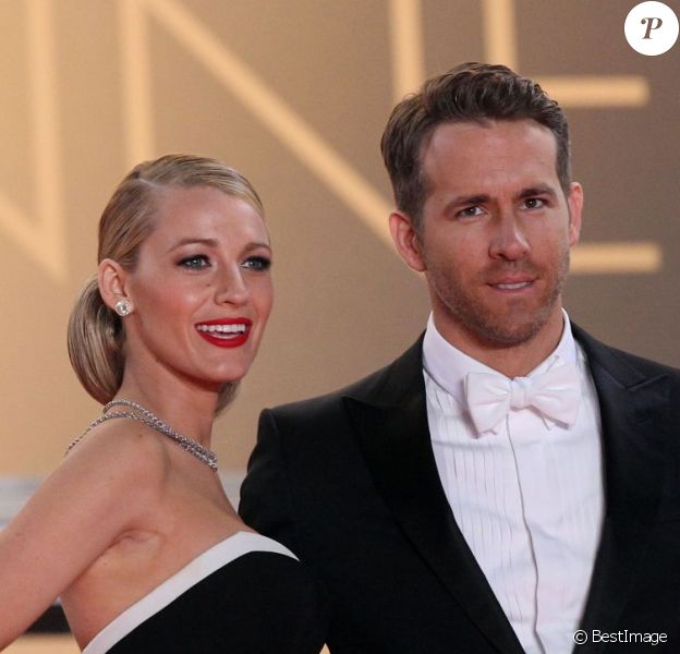 Blake Lively et son mari Ryan Reynolds sur la montée des marches du film "Captives" lors du 67e Festival du film de Cannes le 16 mai 2014