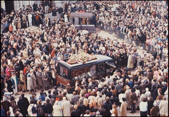 Les obsèques de Daniel Balavoine en 1986 à Biarritz. 