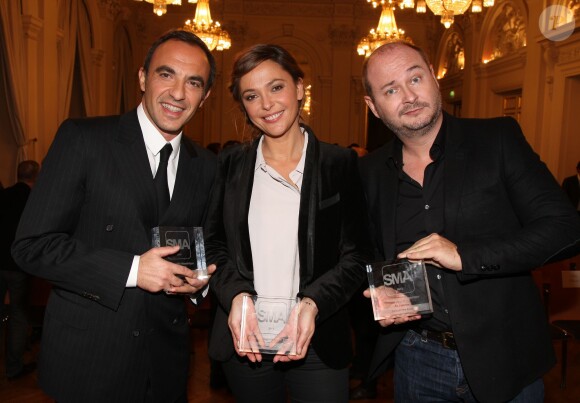 Nikos Aliagas, Sandrine Quétier et Sébastien Cauet - Cérémonie de remise des SMA (Social Media Awards) au Palais Brongniart à Paris, le 10 décembre 2013.