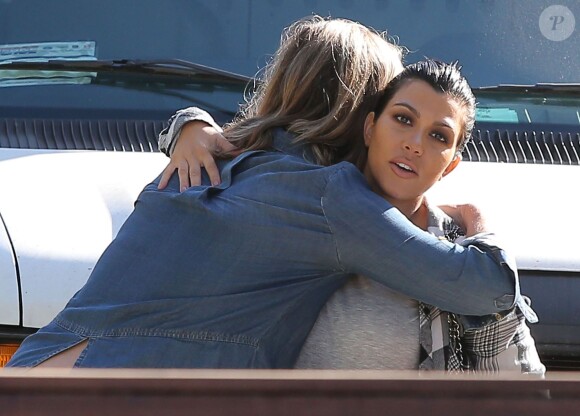 Kourtney Kardashian (enceinte) et son petit ami Scott Disick sont allés rendre visite à des amis à Studio City, le 15 octobre 2014