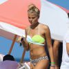 Rachel Hilbert lors d'une séance photo sur la plage à Miami, le 14 octobre 2014.