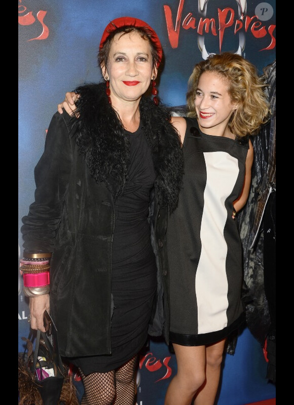 Caroline Loeb et sa fille Louise - Générale de la comédie musicale Le Bal des Vampires, au théâtre Mogador à Paris, le 16 octobre 2014