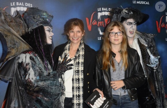 Florence Pernel et sa fille Tina - Générale de la comédie musicale Le Bal des Vampires, au théâtre Mogador à Paris, le 16 octobre 2014