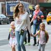 Sarah Jessica Parker accompagne ses filles Marion et Tabitha à l'école à New York. Le 14 octobre 2014