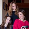 Rania de Jordanie avec ses filles les princesses Salma et Iman en septembre 2014, photo publiée sur Instagram à l'occasion de leurs anniversaires.