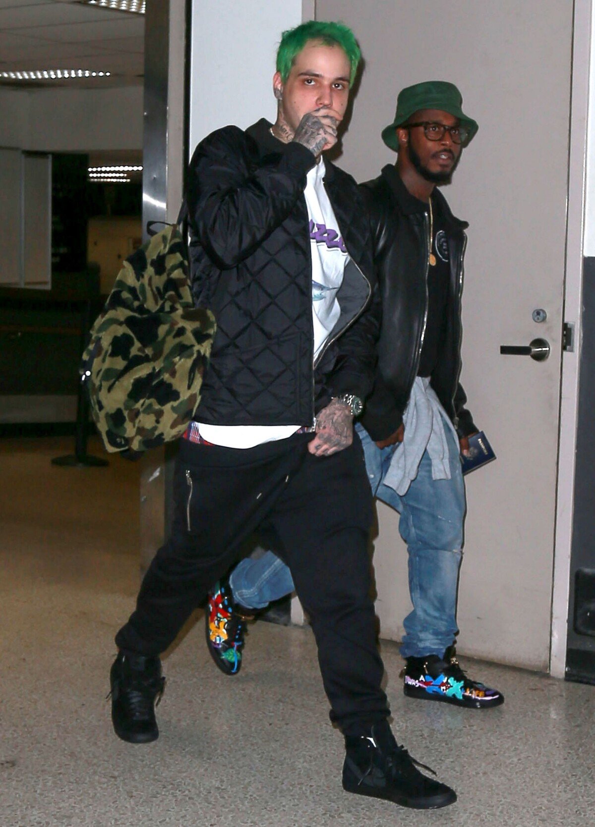 Vidéo Ricky Hil (Richard Hilfiger) à l'aéroport de Los Angeles, le 11