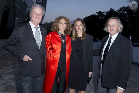 Jacques Grange, Marisa Berenson et sa fille Starlite et Pierre Passebon - Inauguration du musée de la Fondation Louis Vuitton à Paris le 20 octobre 2014. 