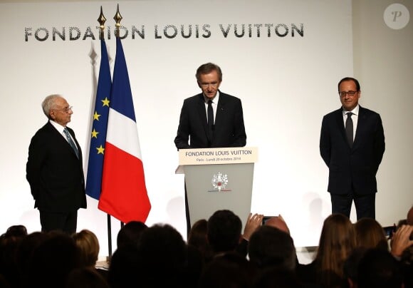 Franck Gehry (architecte qui a imaginé la Fondation Louis Vuitton), François Hollande, Bernard Arnault - Discours du président de la République lors de l'inauguration de la Fondation Louis Vuitton à Paris le 20 octobre 2014.