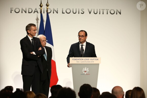 Frank Gehry (architecte qui a imaginé le musée de la Fondation Louis Vuitton), François Hollande et Bernard Arnault - Discours du président de la République lors de l'inauguration de la Fondation Louis Vuitton à Paris le 20 octobre 2014.
