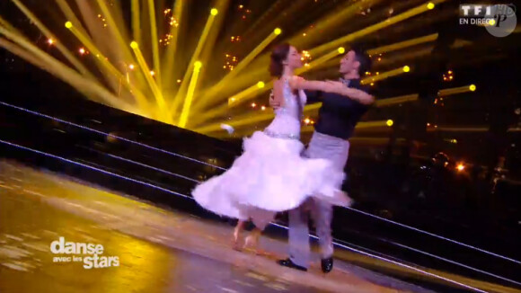 Nathalie Péchalat et Maxime Dereymez dans Danse avec les stars, le samedi 25 octobre 2014.