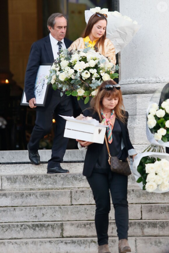 La petite amie de Gaël Lopes assiste aux obsèques de Gaël Lopes (candidat de Rising Star) au crématorium du cimetière du Père Lachaise à Paris, le 27 octobre 2014.