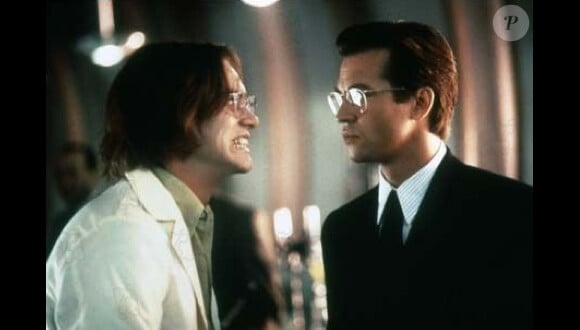 Image du film Batman Forever avec Jim Carrey dans la peau de l'Homme-mystère et Val Kilmer, alias l'homme chauve-souris