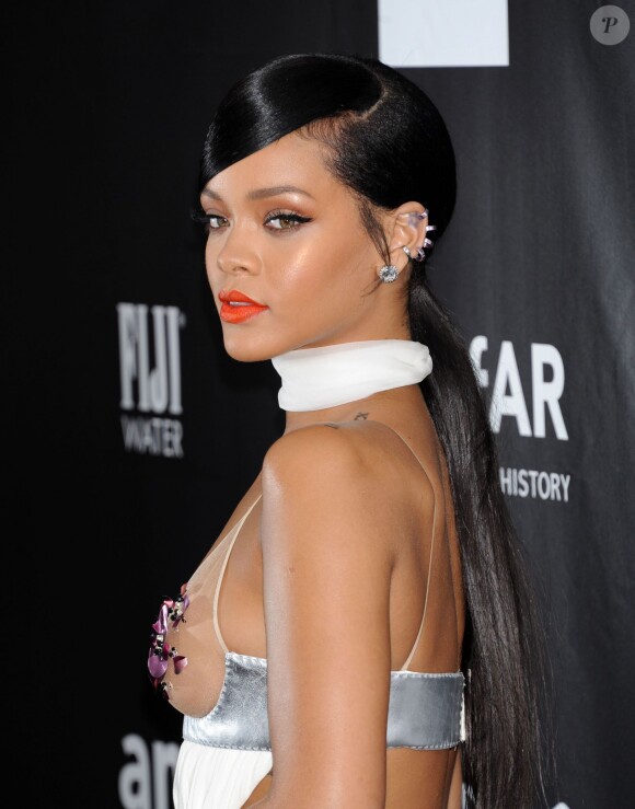 Rihanna assiste au gala Inspiration de l'amfAR, aux Milk Studios. Los Angeles, le 29 octobre 2014.