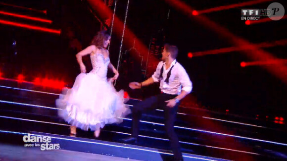 Rayane Bensetti et Denitsa Ikonomova dans Danse avec les stars 5 sur TF1, le samedi 1er novembre 2014