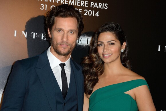 Matthew McConaughey et sa femme Camila Alves à la première du film Interstellar au Grand Rex à Paris le 31 octobre 2014