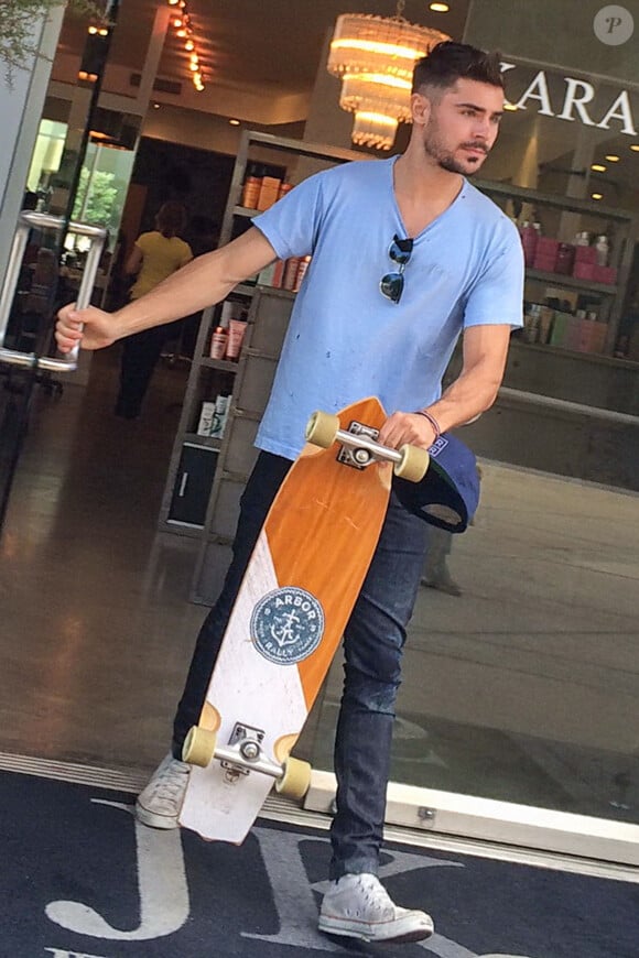 Zac Efron à Los Angeles, le 30 octobre 2014. 