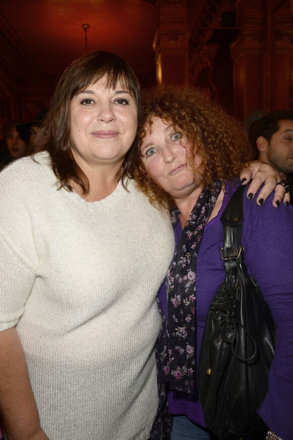 Michèle Bernier et Valérie Mairesse - Dans les coulisses de la 150e représentation de la pièce "Je préfère qu'on reste amis" au théâtre Antoine, à Paris, le 5 novembre 2014.