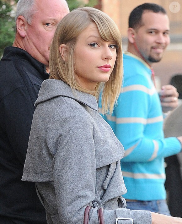 Exclusif - Taylor Swift à la sortie d'un studio photo à New York, le 30 octobre 2014.