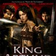  Keira Knightley sur l'affiche du film  Le roi Arthur  o&ugrave; elle juge qu'on lui a fait  "une poitrine tr&egrave;s &eacute;trange et tombante ". 