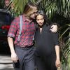 Zoe Saldana, très enceinte, et son mari Marco Perego rendent visite à des amis à Beverly Hills, le 9 novembre 2014.