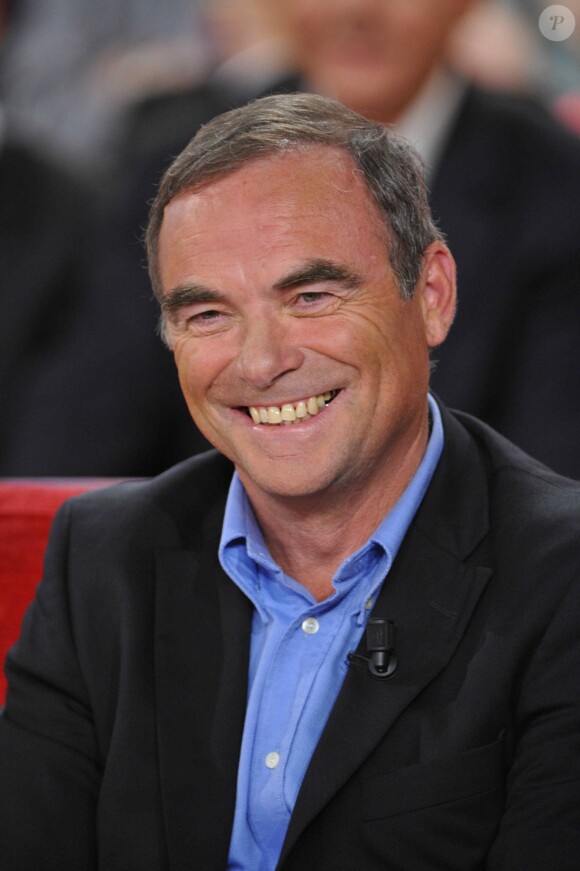 Bernard Hinault lors de l'enregistrement de l'émission Vivement Dimanche à Paris le 5 juin 2012