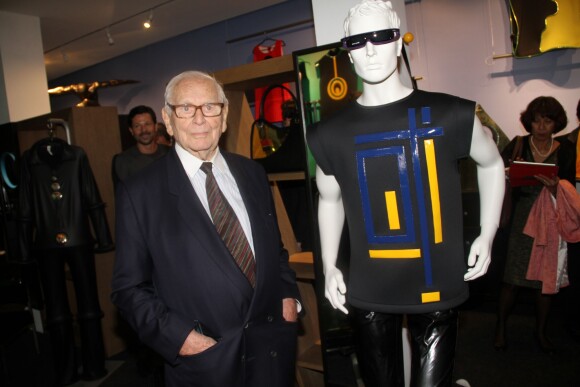 Pierre Cardin (92 ans) - Inauguration du musée Pierre Cardin "Passé-Présent-Futur" à Paris le 13 novembre 2014.