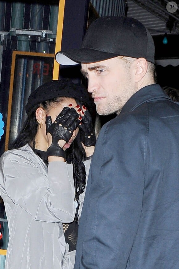 Robert Pattinson et sa girlfriend Tahliah Barnett à New York, le 10 novembre 2014.
 