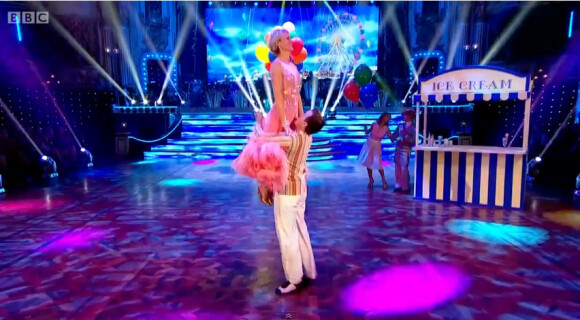 Judy Murray et son partenaire Anton du Beke lors de l'émission Stricly Come Dancing sur BBC, le 15 novembre 2014