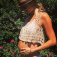  Mercredi 20 août 2014, Stacy Keibler a accouché d'une petite fille prénommée Ava Grace Pobre, chez elle à Beverly Hills. 