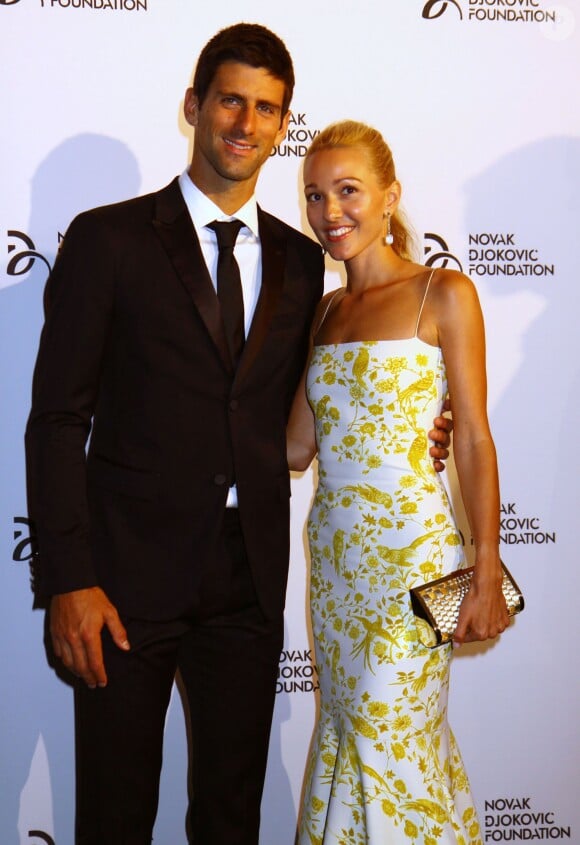 Novak Djokovic et sa compagne Jelena Ristic lors du dîner de gala de la fondation Novak Djokovic à New York, le 10 septembre 2013. Le couple est devenu parent le 20 octobre 2014 d'un petit garçon.