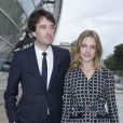 Antoine Arnault et sa compagne Natalia Vodianova lors de l'inauguration de la Fondation Louis Vuitton à Paris, le 20 octobre 2014. Le top est devenu maman pour la 4e fois dans la nuit du 1er au 2 mai 2014.