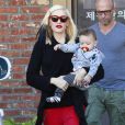 Gwen Stefani sort de son rendez-vous d'acuponcture avec son fils Apollo à Los Angeles, le 21 novembre 2014. La star a accouché de son petit dernier, le 28 février 2014.
