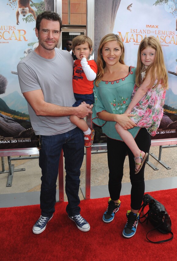 Scott Foley en famille le 29 mars 2014 à Los Angeles.