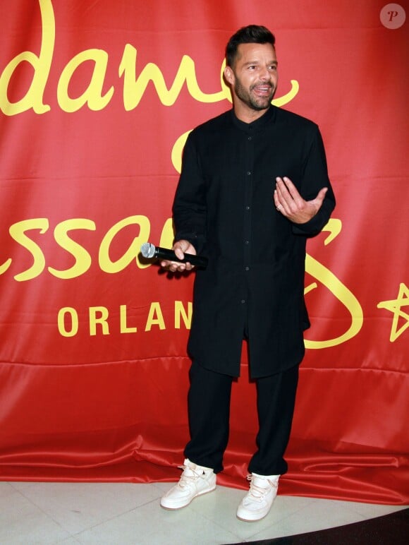 Le chanteur Ricky Martin inaugure sa statue de cire au Musée Madame Tussauds à Las Vegas, le 19 novembre 2014.
