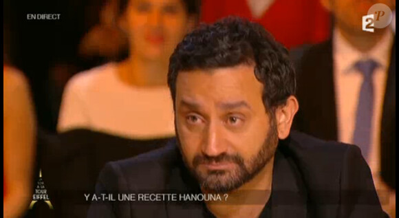 Cyril Hanouna, ému aux larmes, dans l'émission Un soir à la Tour Eiffel d'Alessandra Sublet, sur France 2, le mercredi 19 novembre 2014