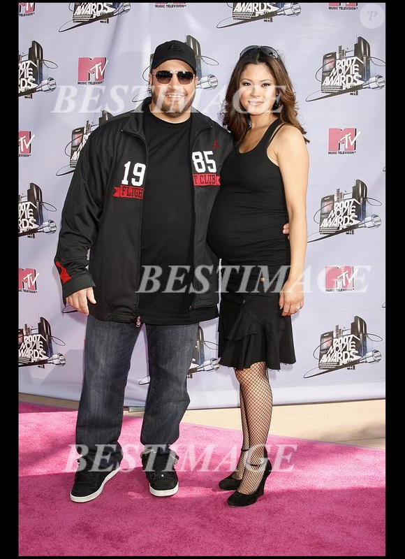 KEVIN JAMES ET STEFFIANA DE LA CRUZ - ARRIVEES DES STARS AUX MTV MOVIE AWARDS 2007, A L' AMPHITHEATRE GIBSON A D' UNIVERSAL CITY A LOS ANGELES   2007 MTV MOVIE AWARDS, AT GIBSON AMPHITHEATER IN UNIVERSAL CITY. LOS ANGELES03/06/2007 - Los Angeles