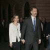Le roi Felipe VI et la reine Letizia d'Espagne, main dans la main dans les rues de Rome, se sont rendus à pied au palais Montecitorio (siège de la Chambre des députés), le 19 novembre 2014, lors de leur visite officielle inaugurale.
