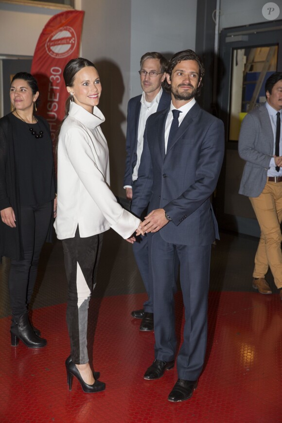 Sofia Hellqvist assistait son fiancé le prince Carl Philip de Suède le 19 novembre 2014 à Stockholm lors de la remise des prix Jeune entrepreneur de Suède.