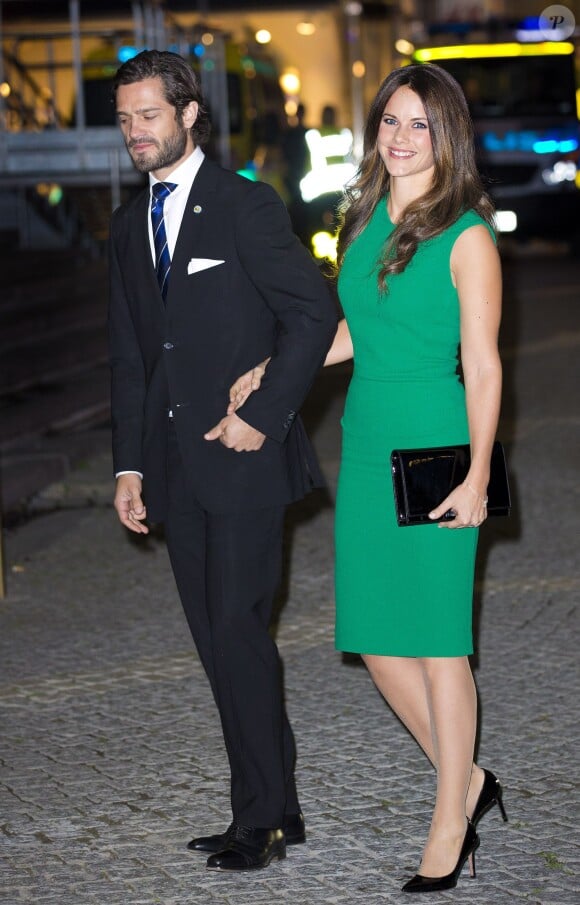 Le prince Carl Philip et sa fiancée Sofia Hellqvist lors du concert organisé à l'occasion de l'ouverture du Parlement à Stockholm, le 30 septembre 2014.