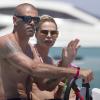 Exclusif - Victor Valdés en vacances avec sa femme Yolanda Cardona, enceinte, à Formentera en Espagne le 8 juillet 2013.