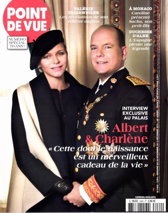 Le prince Albert II et la princesse Charlene de Monaco en couverture de Point de Vue le 26 novembre 2014. Ils y évoquent leurs jumeaux, dont la naissance est attendue mi-décembre.