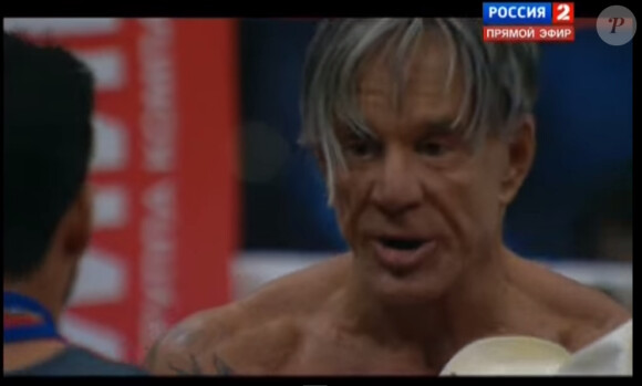 Mickey Rourke, 62 ans, est remonté sur le ring et a boxé le 28 novembre 2014 à Moscou contre Elliot Seymour, 29 ans, qui a abandonné au 2e round contre la star de The Wrestler.
