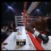 Mickey Rourke, 62 ans, est remonté sur le ring et a boxé le 28 novembre 2014 à Moscou contre Elliot Seymour, 29 ans, qui a abandonné au 2e round contre la star de The Wrestler.