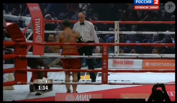 Mickey Rourke, 62 ans, est remonté sur le ring et a boxé le 28 novembre 2014 à Moscou contre Elliot Seymour, 29 ans, qui a abandonné au 2e round contre la star de The Wrestler.
