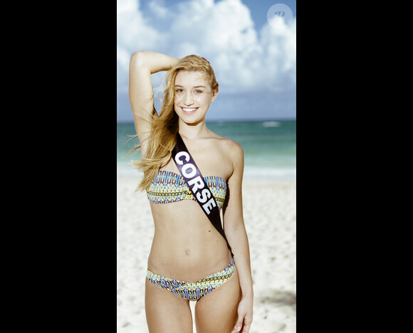 Miss Corse en maillot de bain à Punta Cana, pour la préparation à Miss France 2015