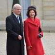 Le roi Carl Gustav et la reine Silvia de Suède au palais de l'Elysée où ils ont eu un déjeuner et un entretien avec François Hollande, à Paris le 2 décembre 2014