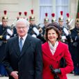 François Hollande recevait le roi Carl XVI Gustaf de Suède et son épouse la reine Silvia au palais de l'Elysée à Paris le 2 décembre 2014